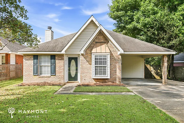 1012 Red Oak Dr