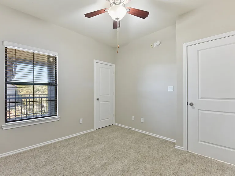 Waters Edge Apartment Homes — Photo 145