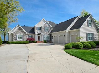 33790 Lake Rd, Avon Lake, OH 44012