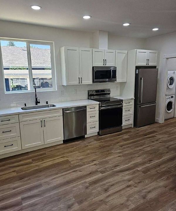 1st image of 101 Randall Ave #B
