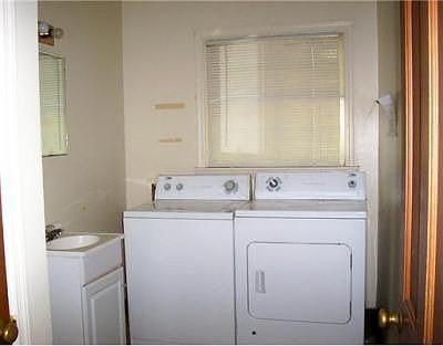 5th image of 513 Widener Ln
