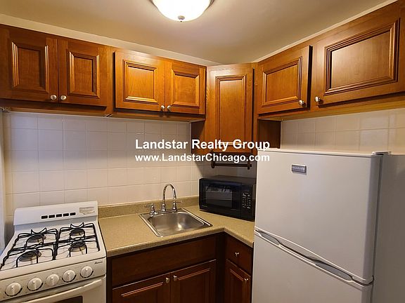 4th image of 1809 Lincoln Park #106