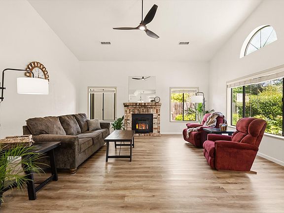5th image of 3145 Clermont Way