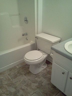 4th image of 370 E Country Woods Dr