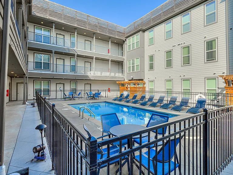 THRIVE Jenks - Saltwater Pool