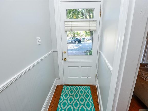 2nd image of 15 W Morris St