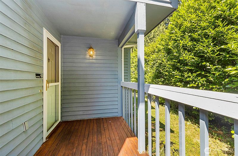 3rd image of 23822 35th Avenue W