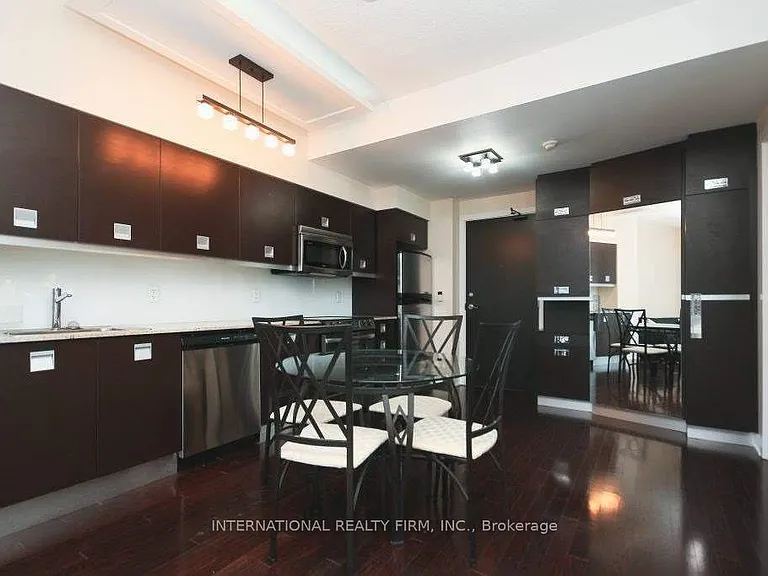 33 Charles St E #901 — Photo 4