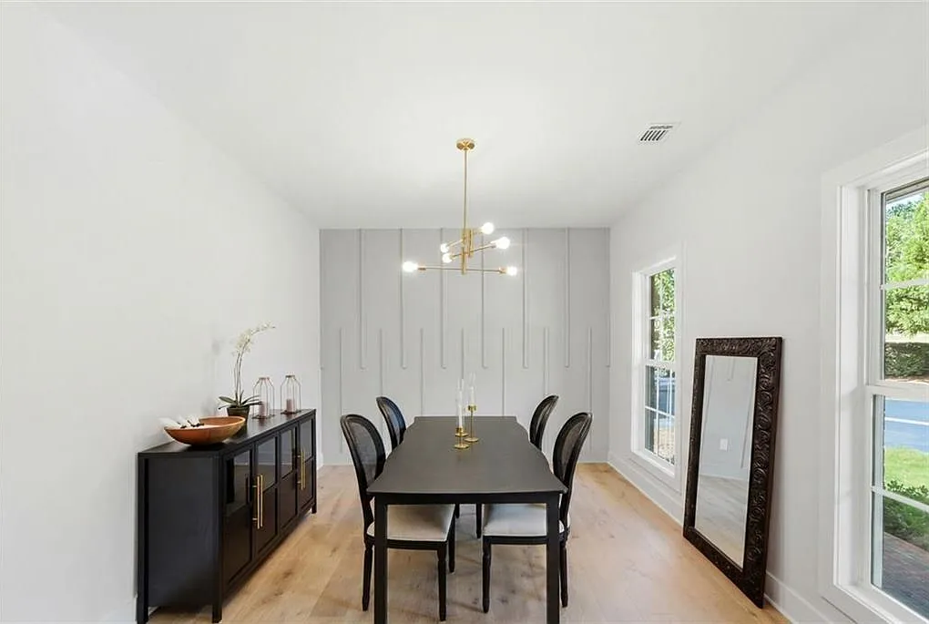 4 bed, 3.5 bath, 2299 sqft, $3,000 — Photo 3