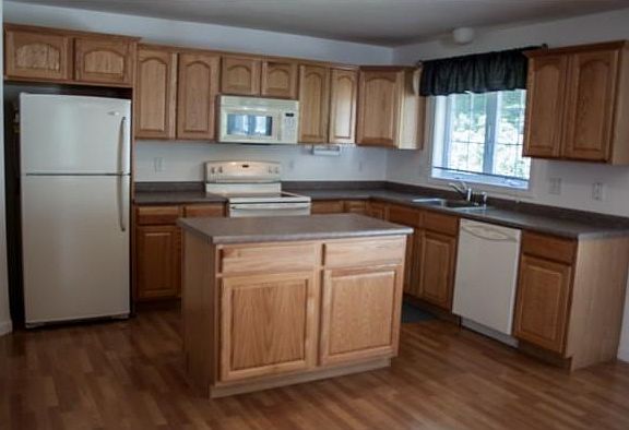 3rd image of 113 Forest Hill Way #38