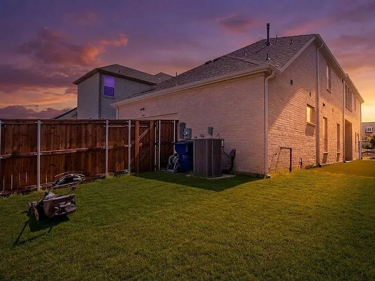 8869 Bailey St — Photo 44