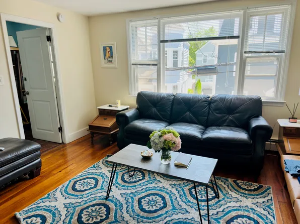 38 Howard St #2SEAS, Newport, RI 02840