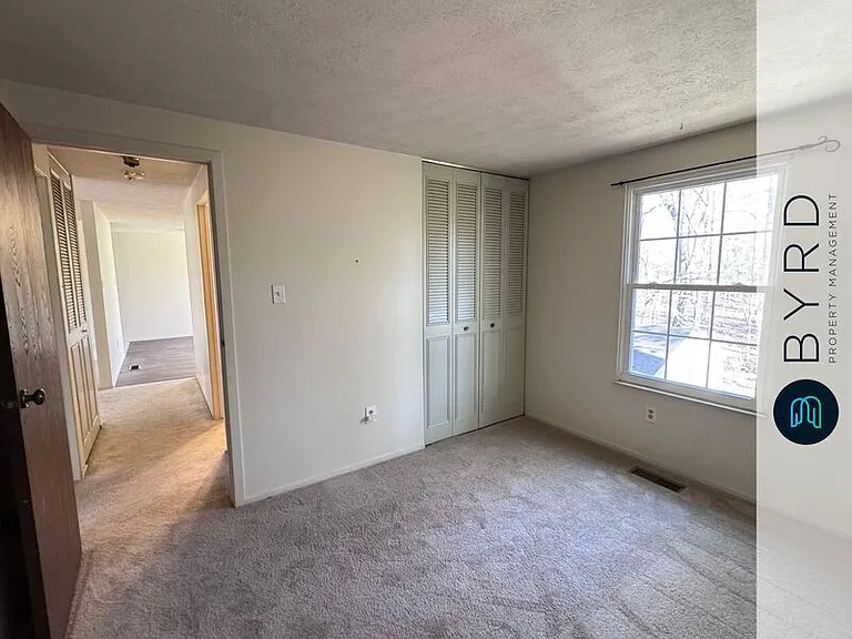 2411 Carriage Creek Rd — Photo 9