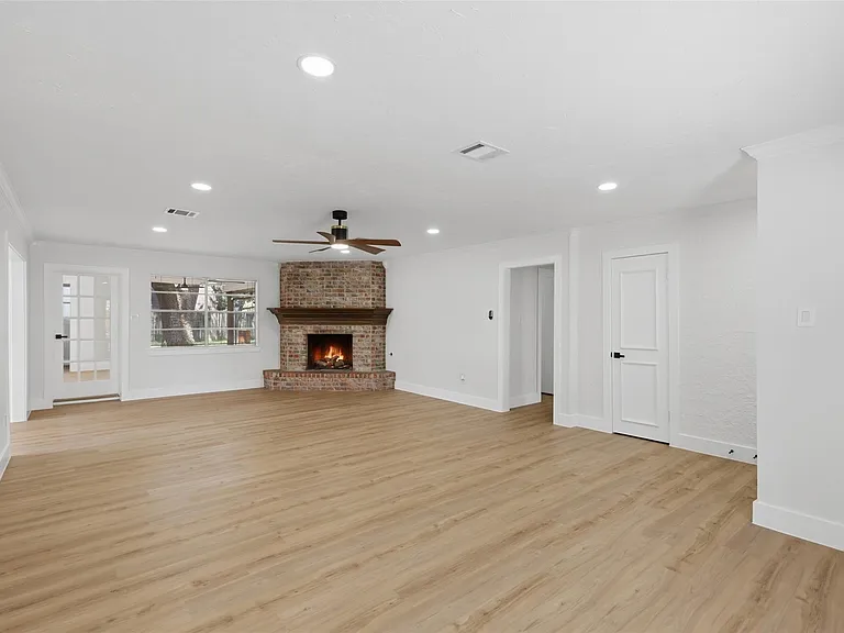 11507 Barwood Bend Dr — Photo 4