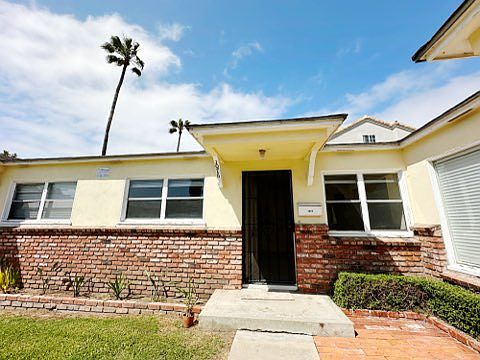 Make Pacific Beach your home today! :)