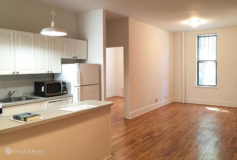 2nd image of 383 Saint Johns Pl APT 1D