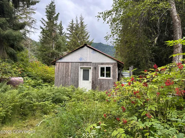 L7 Four Winds Rd, Haines, AK 99827