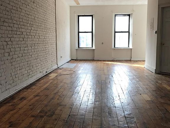 5th image of 419 Wythe Ave APT 2