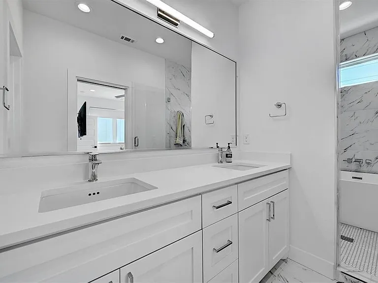 2812 E 4th St #2 — Photo 19