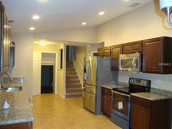 2nd image of 800 Lake Kathryn Cir
