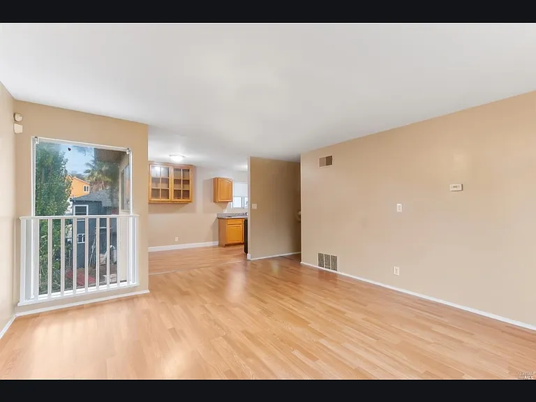 164 Denton Ct #B — Photo 3