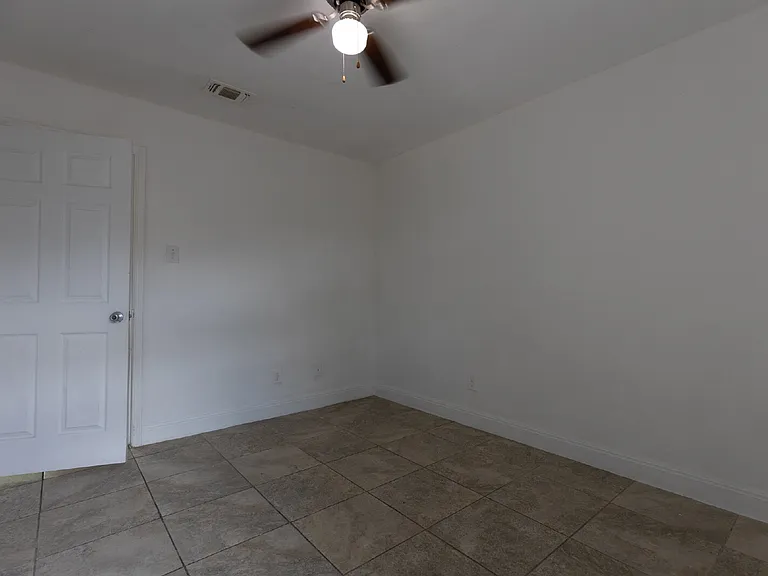 601 Coleman St #2 — Photo 15