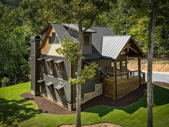 45 Wildflower Dr, Mineral Bluff, GA 30559