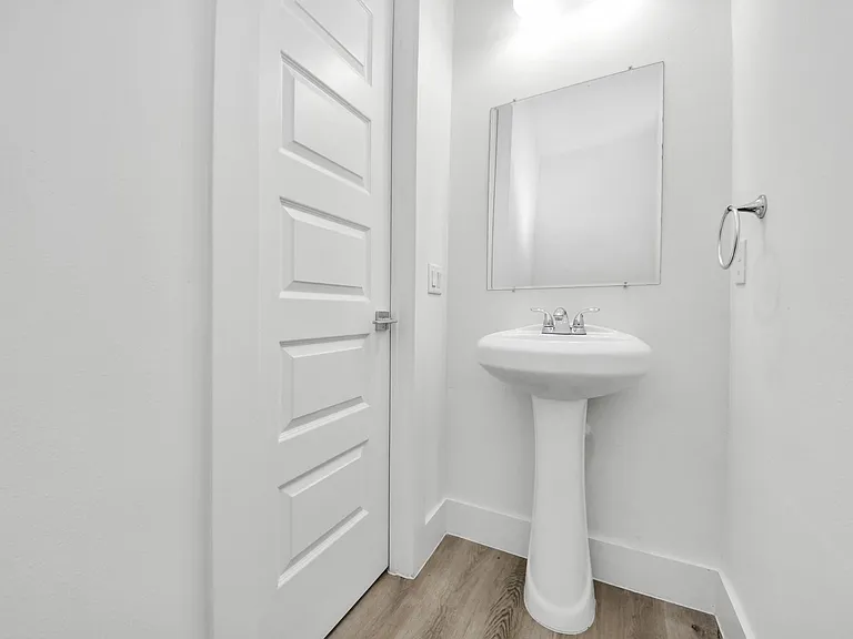 5402 Margarita St — Photo 12