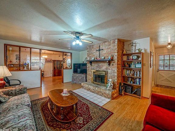 5th image of 140 Rainwood Way