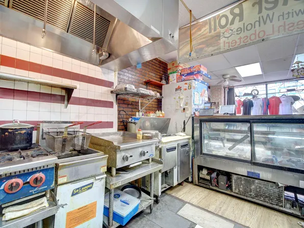 991 Broadway image 6 of 22