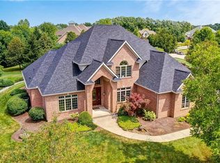 1001 Whispering Pine Ln, Dayton, OH 45458