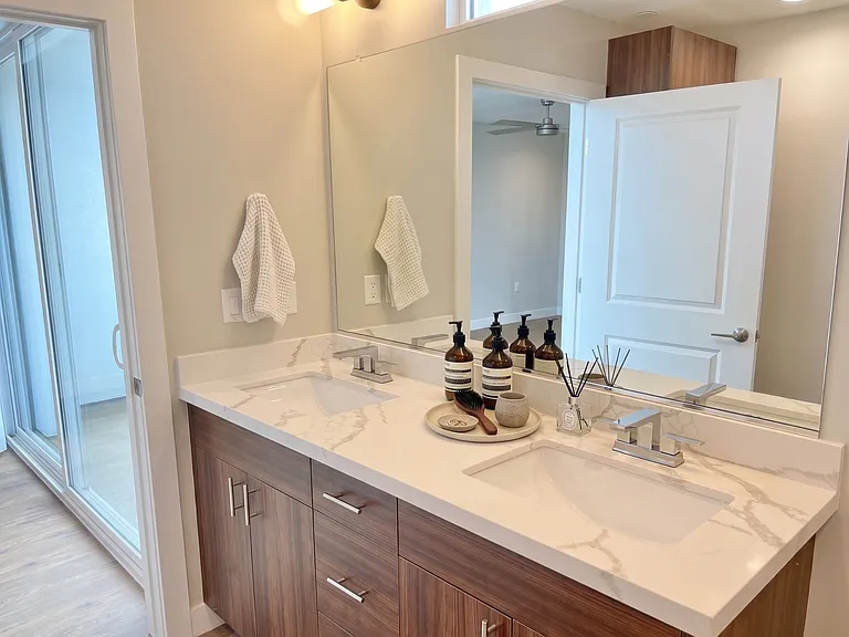 Teakwood Urban Living — Photo 47