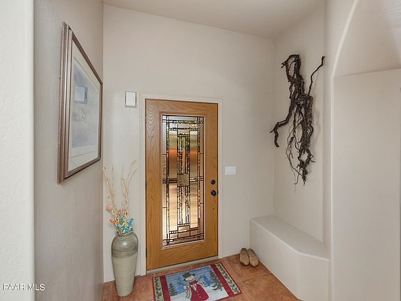 4th image of 863 Whispering Oak Dr