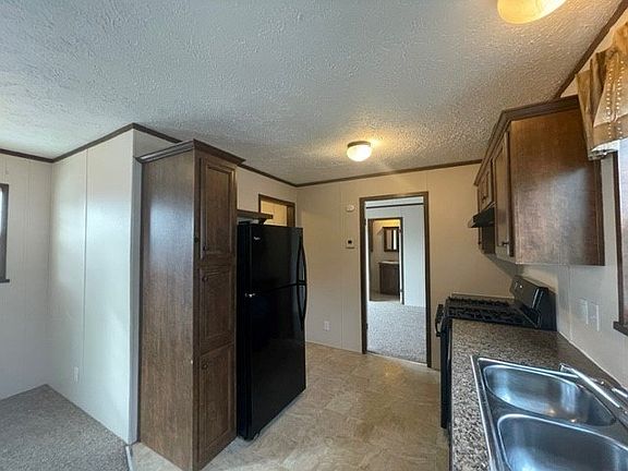 4th image of 9910 Geraldine St #313