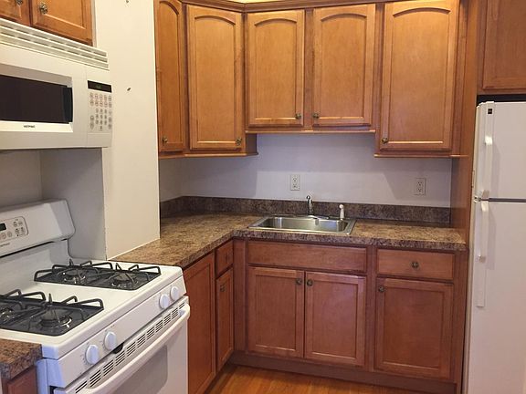 2nd image of 47 Church St APT 1B