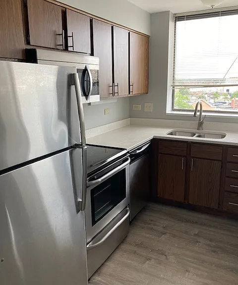 Des Plaines Tower — Photo 39