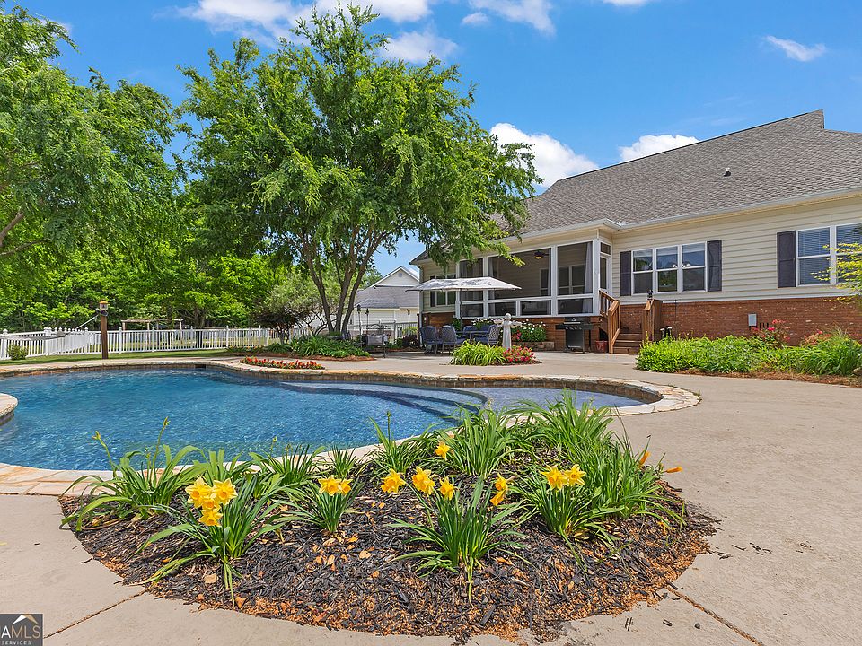 1st image of 107 Lovorn Cir