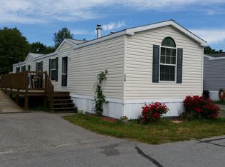 270 Littleton Rd TRLR 124, Chelmsford, MA 01824