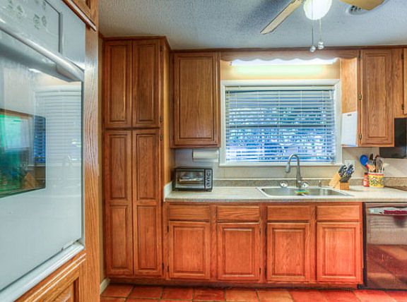 3rd image of 118 Druid Oaks Ln