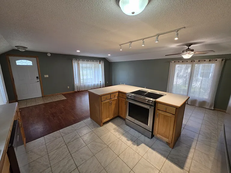 Kitchen, center island & dining