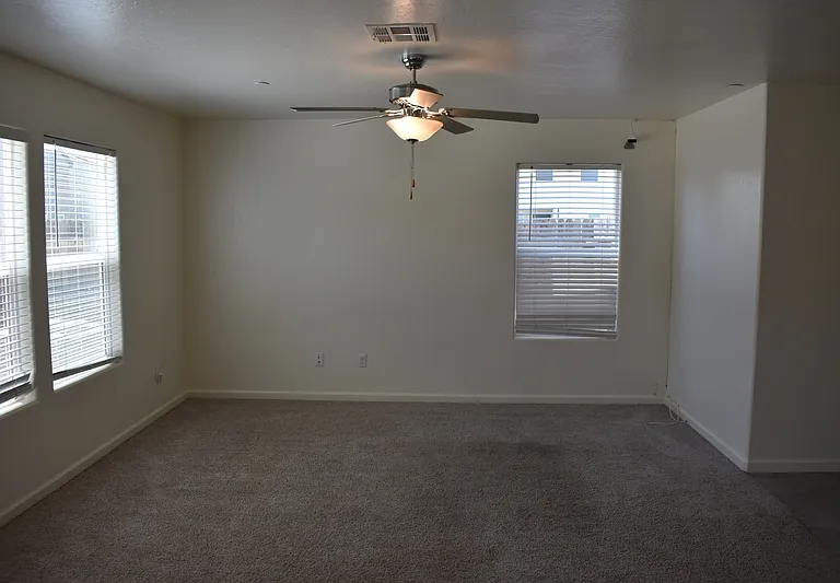 698 Jessie Dr — Photo 10