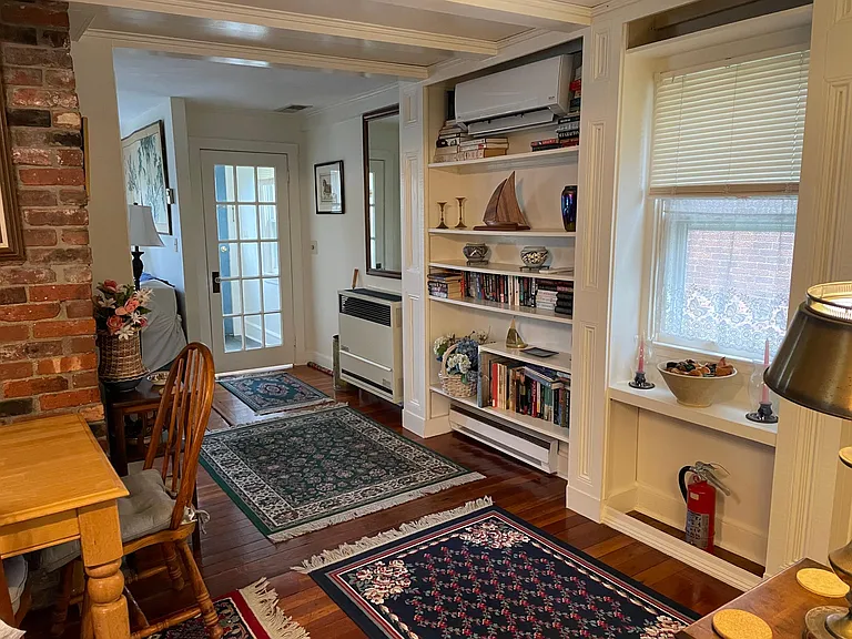 7 Clinton St — Photo 8