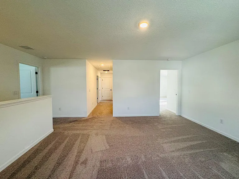 2175 Derwent Dr — Photo 10