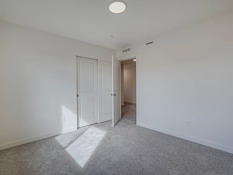 1843 NW 18th St — Photo 31