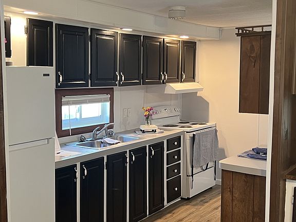 4th image of 530 Reynolds Dr #72