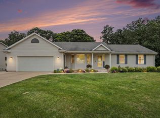 330 Glenwoods Ct NE, Rockford, MI 49341