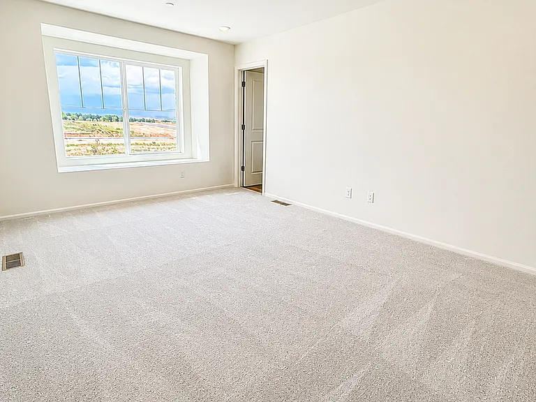 300 Nighthawk St — Photo 8