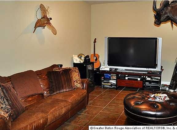 4th image of 18553 Lake Harbor Ln