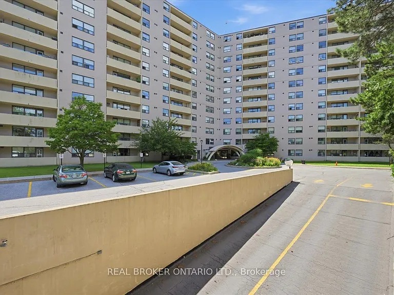 700 Dynes Rd #916 — Photo 2