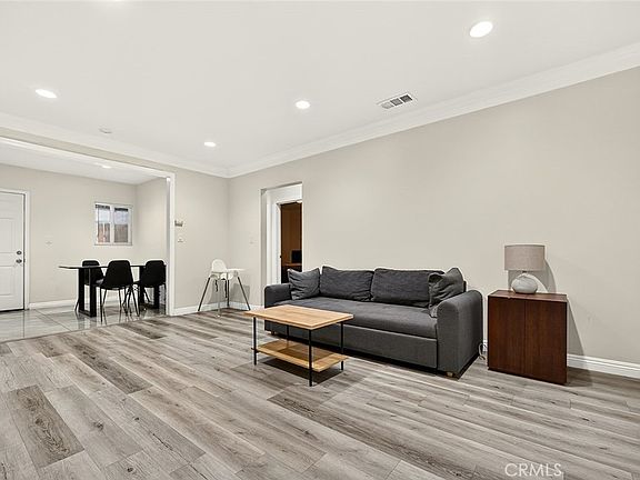 4th image of 127 W Cherry Ave